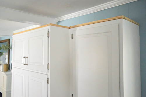 crown moulding corner kitchen cabinet scribe