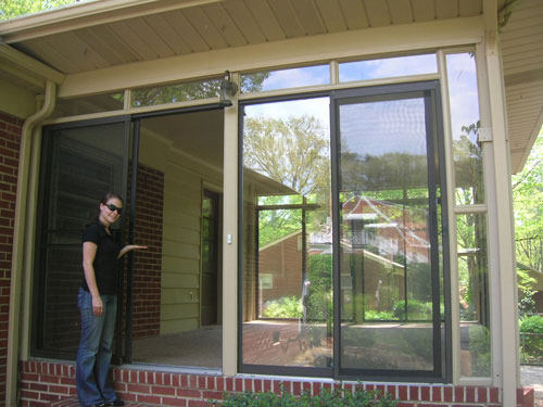 sunroom-before-we-painted-the-brick