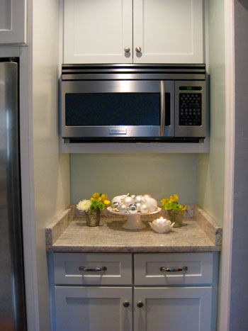 DIY Under Cabinet Shelf for Microwave 