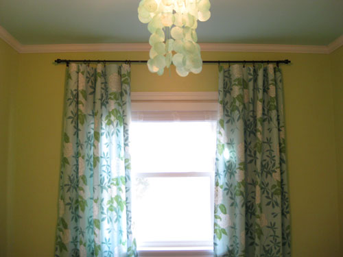 Little and Lovely: Super Easy No Sew Curtains/Valance