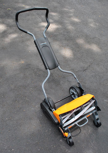 Fiskars Reel Mower - Diamond Lawn Striping + Milorganite Contest 