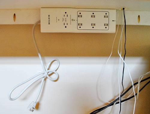 Wires PowerStrip Hanging