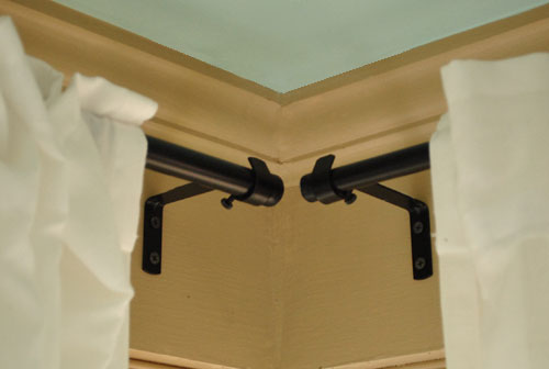 Corner on sale curtain rod