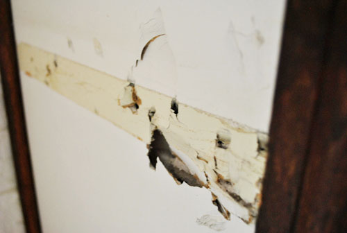 ChimneyShelves Wall Damage