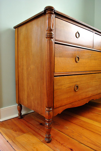 Dresser New Close Leg