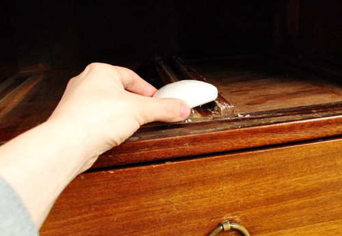 Dresser Rubbing Dove Track