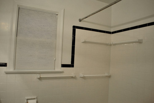 https://images.younghouselove.com/2011/03/bathroom-trim-1.jpg