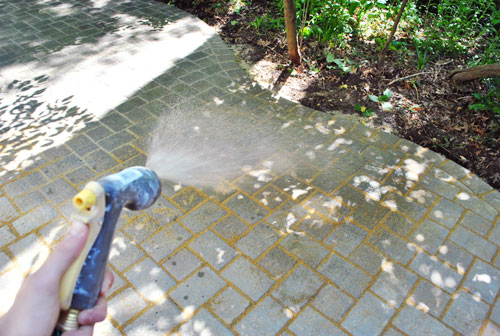 Patio Wetting Sand