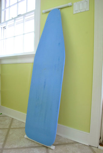 How to Fold an Ironing Board: 4 Best Ways