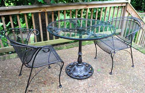 Spray Painting A Metal Outdoor Table Chairs With Oil Rubbed Bronze Young House Love - Best Spray Paint For Wrought Iron Outdoor Furniture