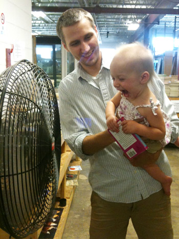 6Dollar Clara And Fan