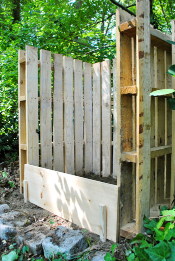 Making A Compost Bin From Pallets