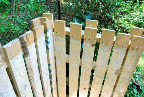 How to Build a Compost Bin From Recycled Pallets - Exmark's Backyard Life