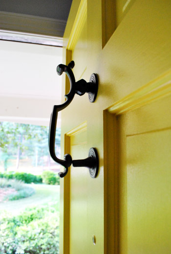 Thrifty Artsy Girl: DIY Spray Painted Doorknobs: From Cheap Brass