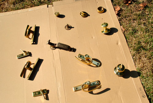 Updating Old Brass Hardware & Handles With Spray Paint