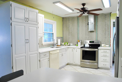 paint kitchen cabinets benjamin moore cloud cover