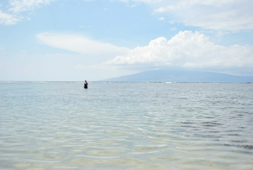 HI Beach Sherry Out Far