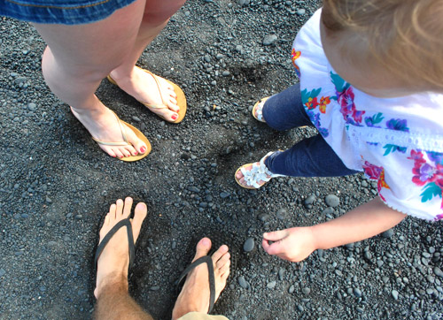 HI2 Hana Feet Black Sand