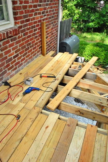 Decking 4 Laying Uncut Boards