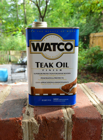 Protecting Outdoor Furniture With Varnish And Teak Oil