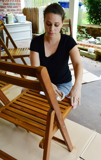 Protecting Outdoor Furniture With Varnish And Teak Oil