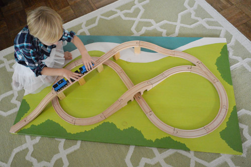 Train table hot sale tracks