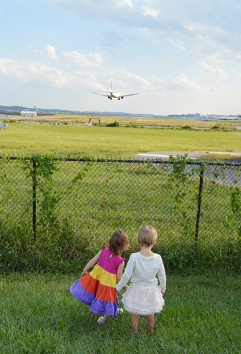 DC 5 Airport Elsa Clara Fence