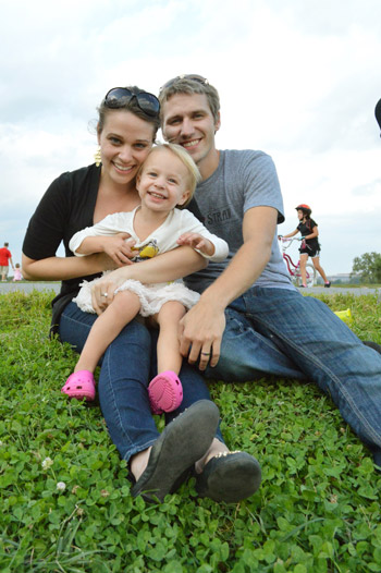 DC 7 Airport Family Portrait