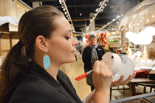 Boston Signing Snow Globe