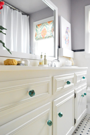 How to Make a DIY Wood Mirror Frame for Bathroom Vanity Story - Tidbits