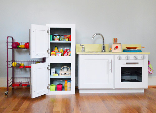 play kitchen fridge