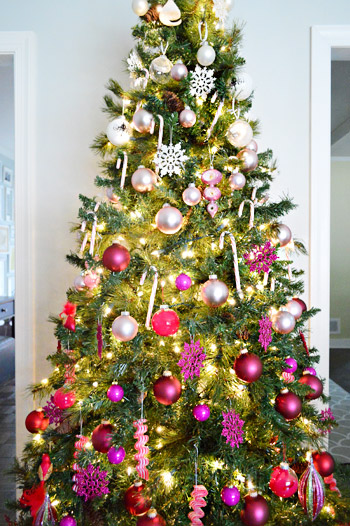 Christmas Tree Decorated With Gradient Ornaments White Silver Pink Purple Red