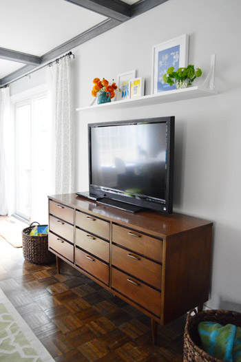 Shelves above tv in living outlet room