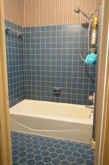 Remove An Old Sliding Shower Door, Removing Shower Doors Replace With Curtain