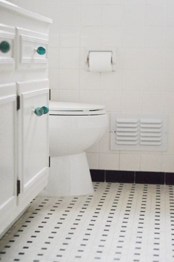 Bathroom With Vintage Basketweave Black And White Tile