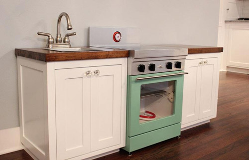 https://images.younghouselove.com/2013/06/Casey-Matching-Kitchen-Cabs.jpg