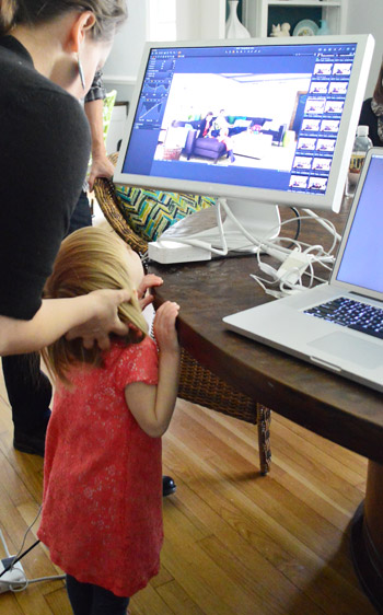 HGTV Clara Checking Out Screen