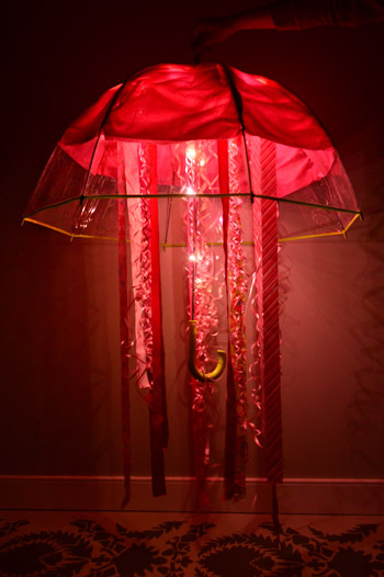 Light Up Jellyfish Costume That You Can Make - The Daily