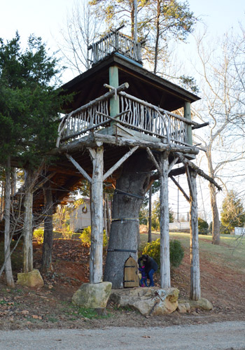 Rassawek Tree House Far