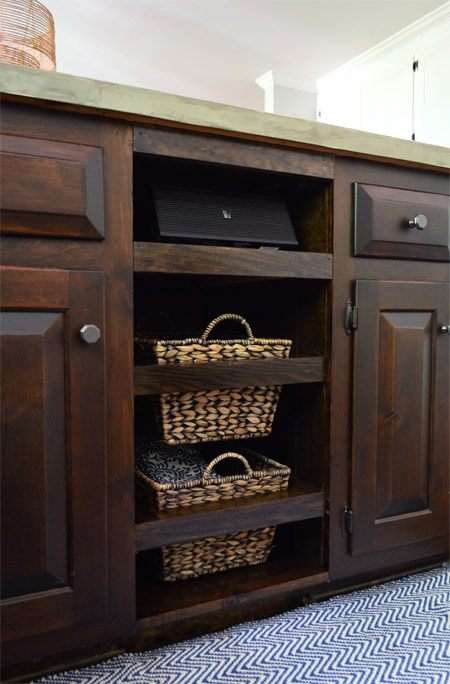 DIY Pull-Out Basket For The Kitchen – Mounted In Minutes!