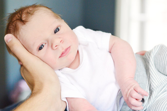 DIY Newborn Photo Shoot Portrait With Eyes Open