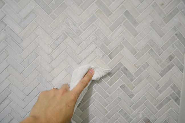 Marble Herringbone Tile Backsplash, How To Set Herringbone Tile