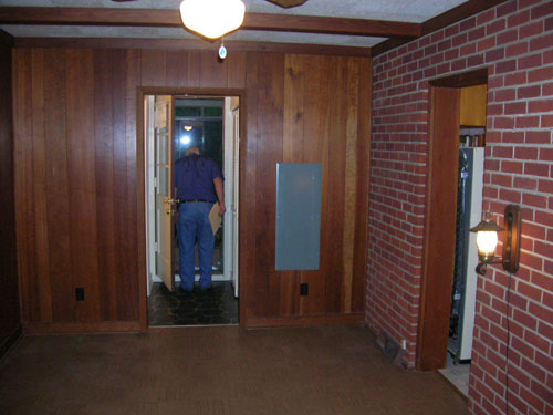 Click on the picture to see this great article on how to paint wood paneling!  Let's lighten up your pl…